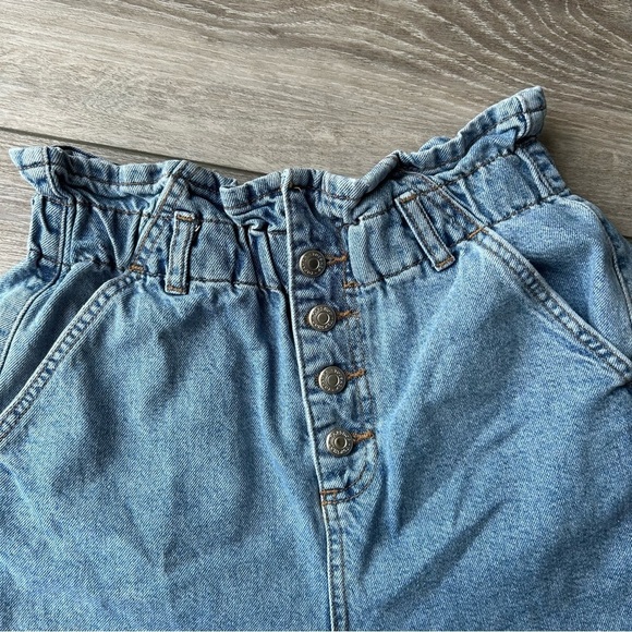 Topshop Paperbag Waist Button Fly Jean Shorts - Picture 2 of 11